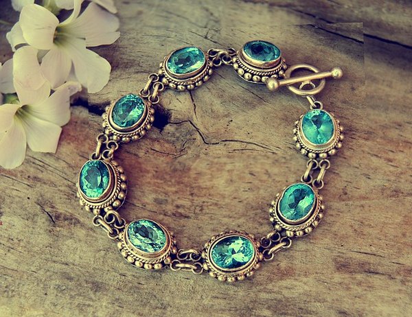 Où trouver des bijoux artisanaux et locaux à Paris ?